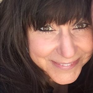 Meet your Posher, Teresa